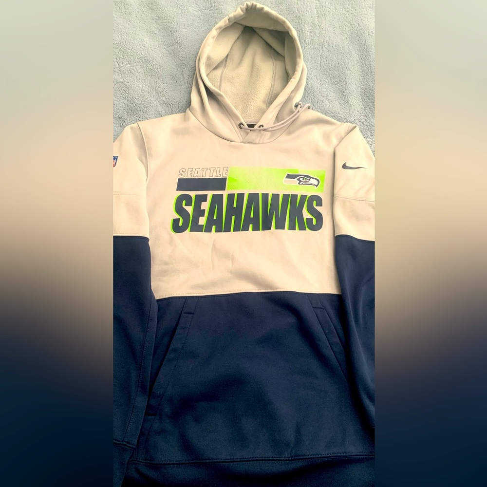 NFL Nike Dri Fit Seahawks Hoodie
Gently used & in excellent condition